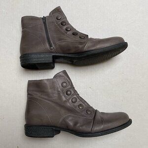 MIZ MOOZ Louise Leather Ankle Booties Womens 11 Gray Button Steampunk Grunge